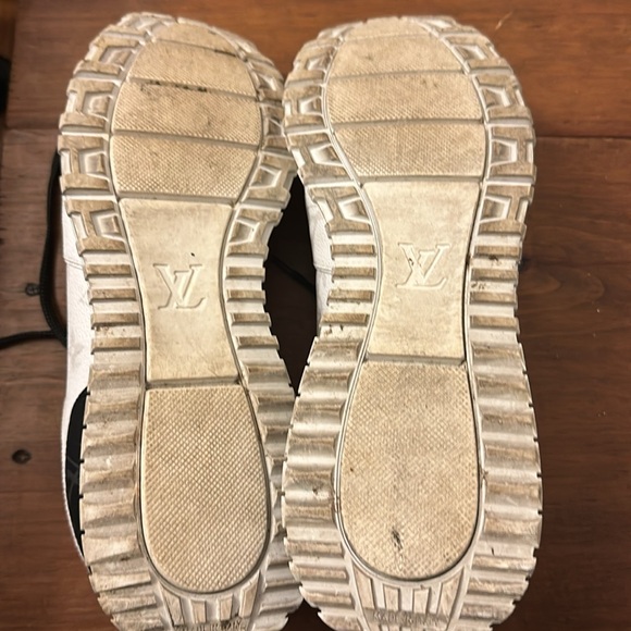 Louis Vuitton men’s sneakers - Picture 5 of 5